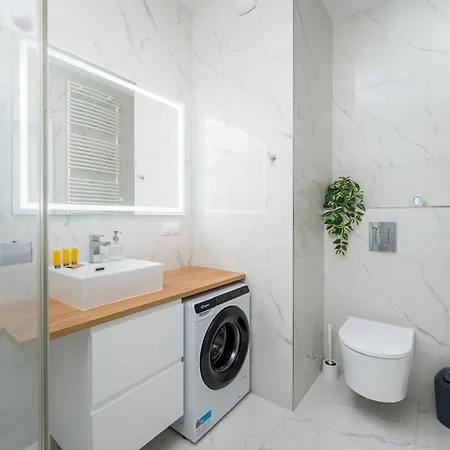 Wola Kolejowa Chic By Bookinghost Apartamento Varsóvia